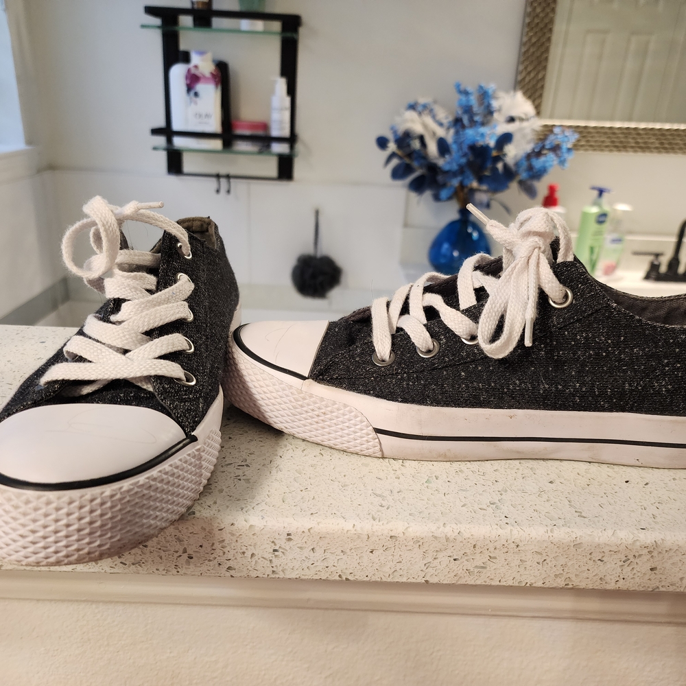 Womens Airwalk Black and White Sneakers - Picture 3 of 7